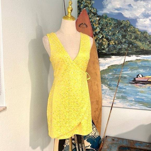 🔥H:ours,Vibrant Yelllow, Sequined Wrap Dress, Excellent Condition, Size O/Small - Picture 3 of 12